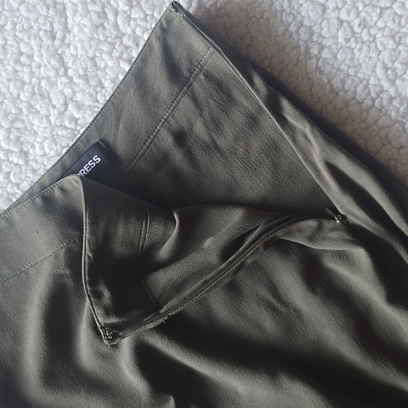 Express Ruffle High Low Maxi Skirt - Picture 11 of 12